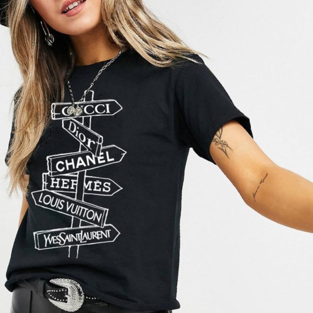 GRAPHIC TEE